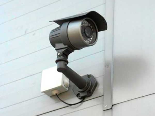 Видеокамера цветная уличная с ИК-подсветкой высокого разрешения и вариофокальным объективом